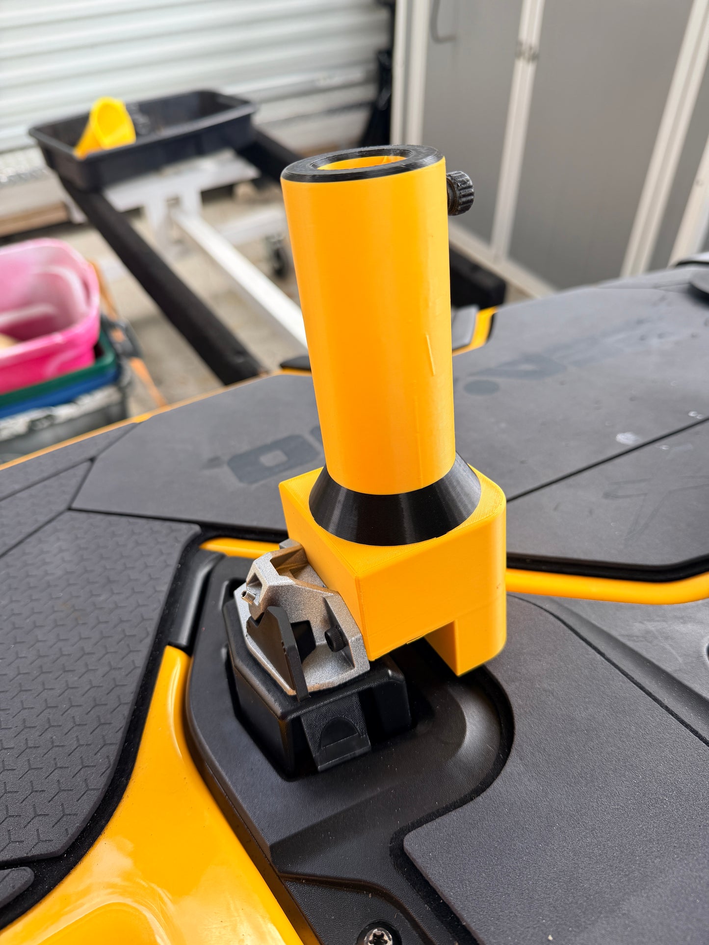 LINQ mounted BEEFY Flag mount for SEADOO skis. NO TOOL NEEDED!