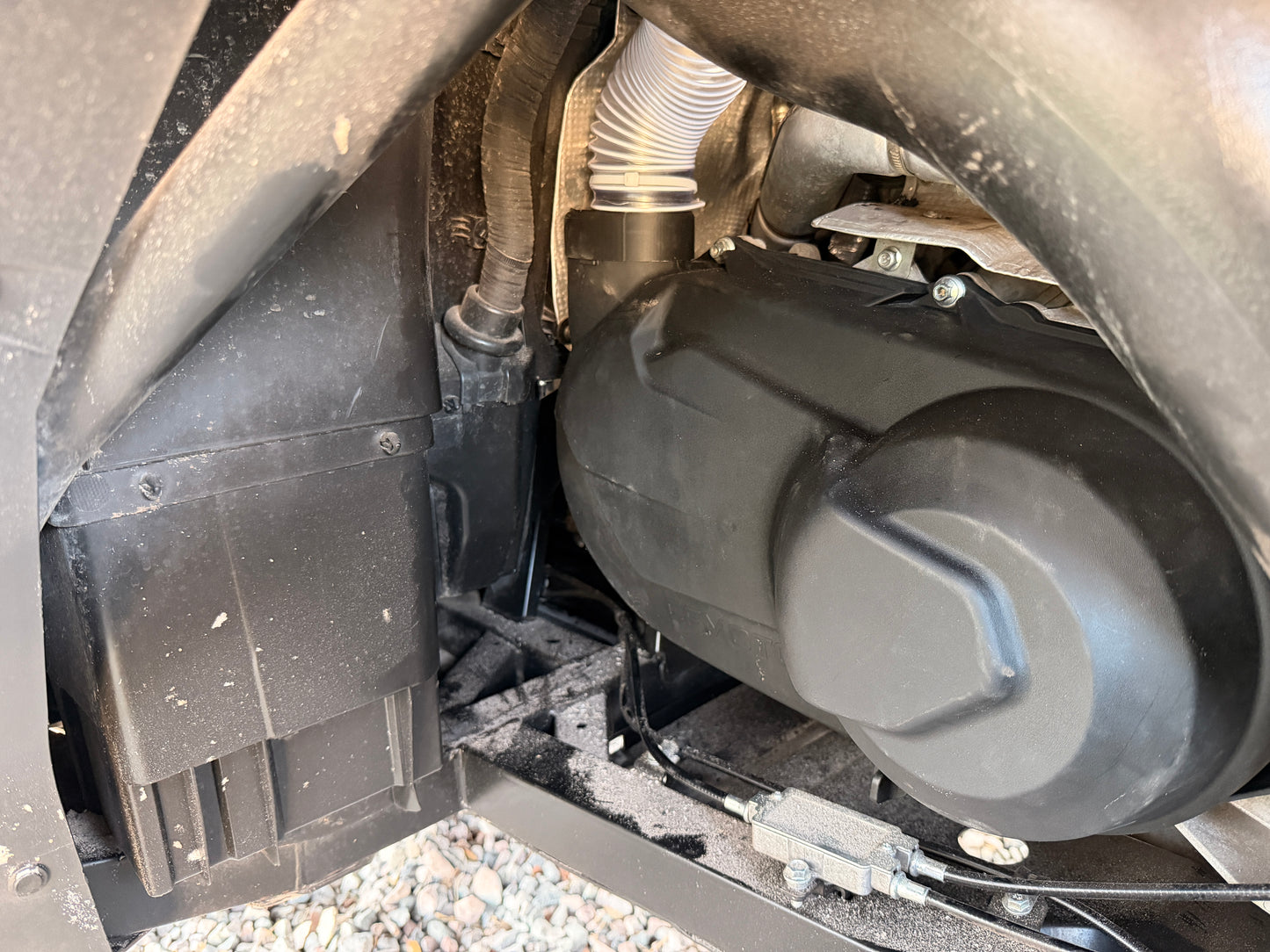 Snorkel kit for the CFMOTO Zforce 950 sport 4 Clutch cover